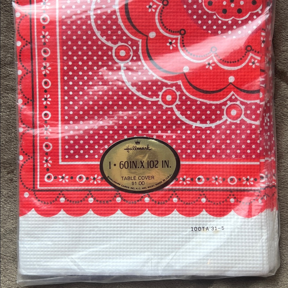 Hallmark Table Cover Vintage Mod Paper Tablecloth bandana print - Picture 2 of 2